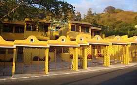 Hotel Villas Amarillas